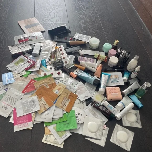 Mysterious Sample Box! - Picture 4 of 5